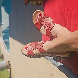 Clark's Leisa Vine,red leather cuir Rouge sandals